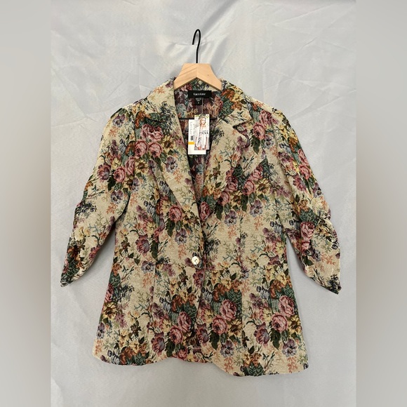 VINTAGE Floral Tapestry Blazer, Cinched Sleeves - Picture 6 of 10